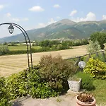 Santa Croce Farm stay Fossato di Vico