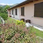 Farm stay Santa Croce Fossato di Vico