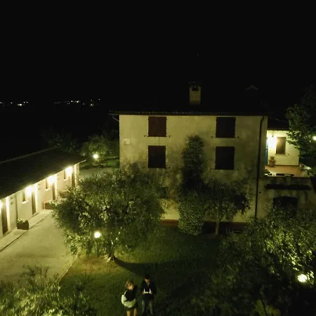 Santa Croce Alloggio per agriturismo Fossato di Vico