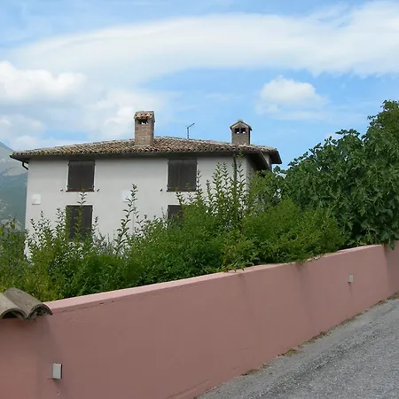 Santa Croce Фермерский дом Fossato di Vico
